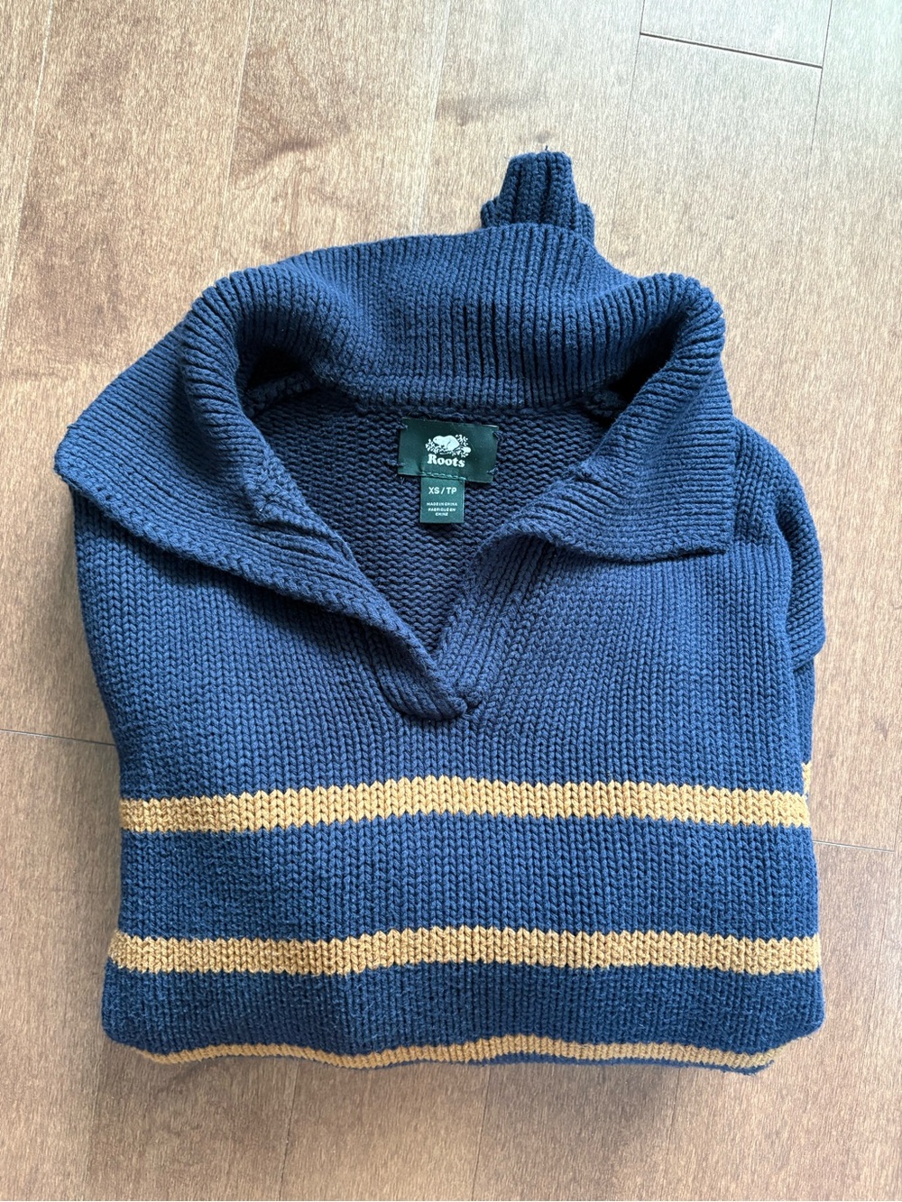 Roots Women’s Navy Striped V-Neck Sweater